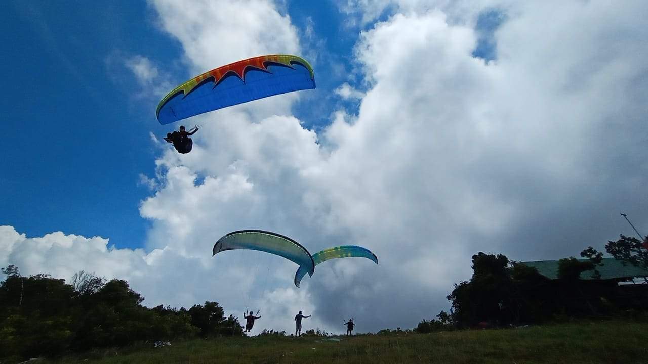Paragliding over Oslob